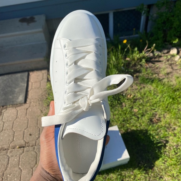 Alexander McQueen Paris in Blue - Picture 4 of 12